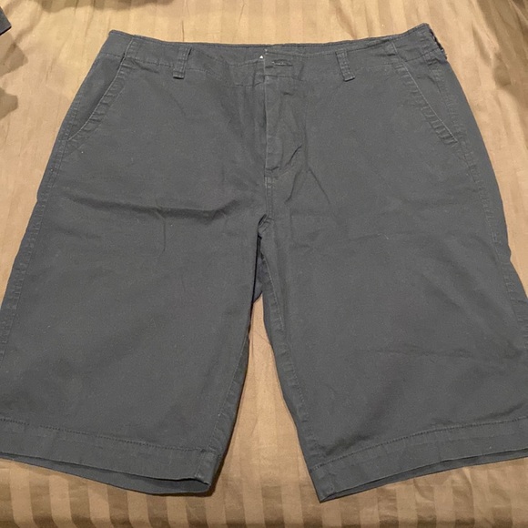 Bundle of 2 Aeropostale Men’s Chino Shorts - Picture 2 of 3
